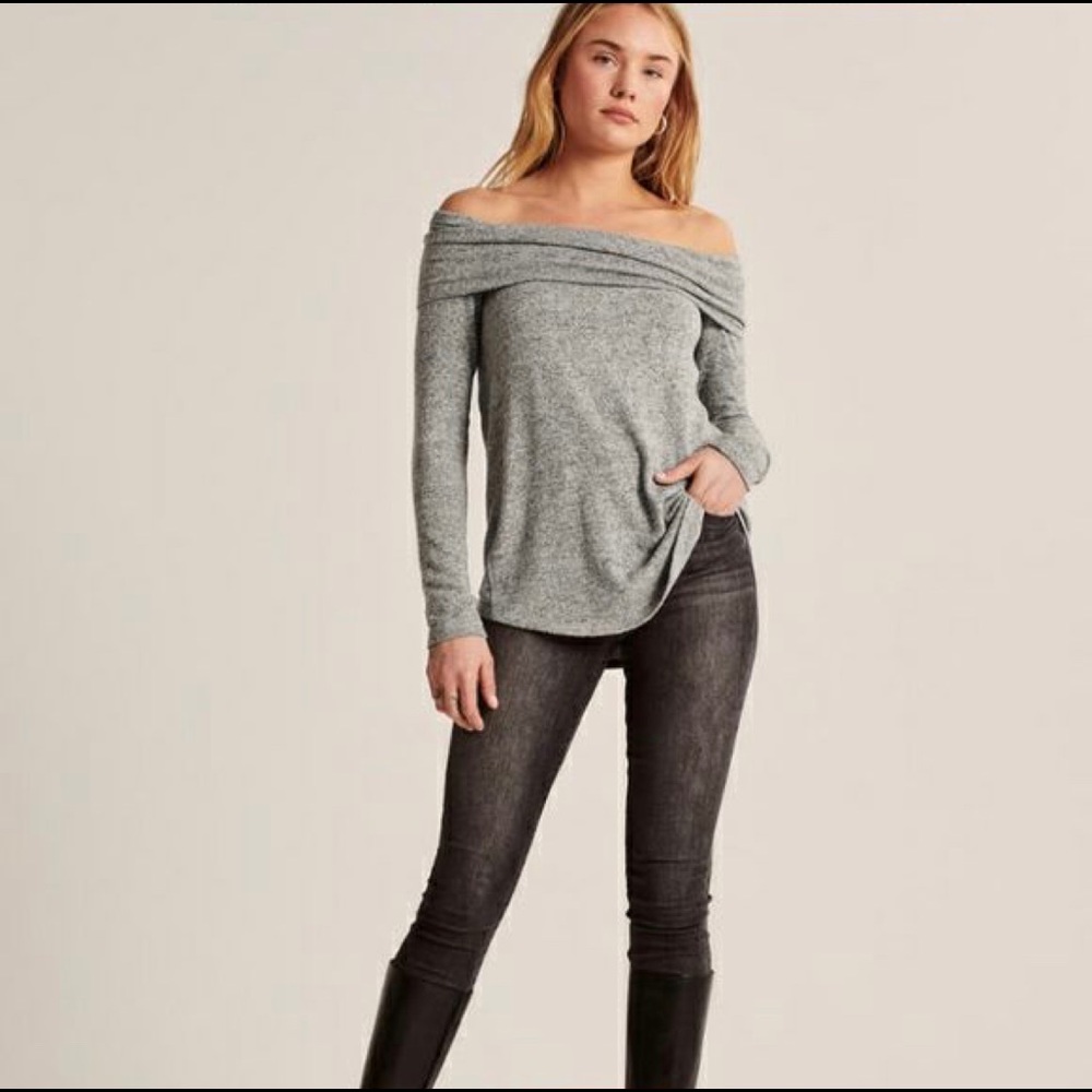Abercrombie & Fitch Off the Shoulder top